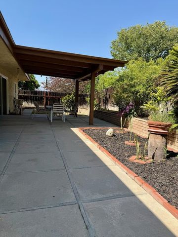 11651 Poplar Street, Loma Linda, CA 92354