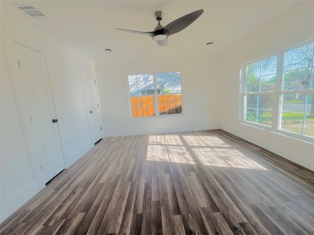 1706 N Wilhite Street, Cleburne, TX 76031