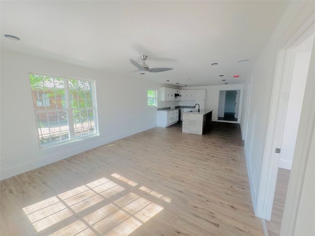 1706 N Wilhite Street, Cleburne, TX 76031