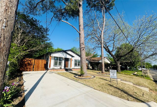 1706 N Wilhite Street, Cleburne, TX 76031