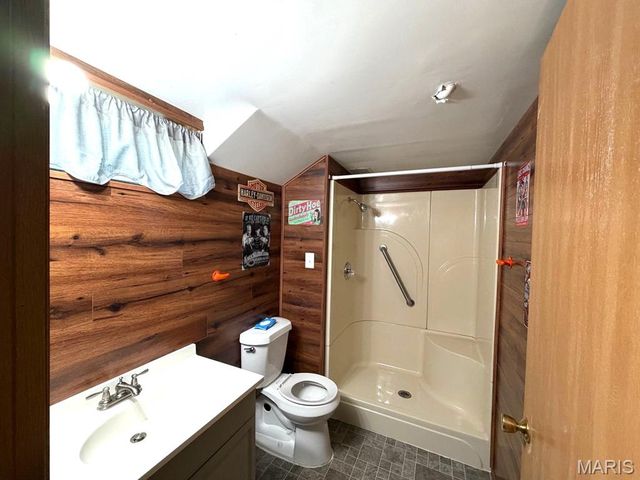 8 Wayne Street, St Charles, MO 63301