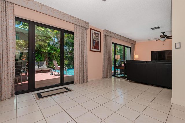 4961 SW 94TH Avenue, Cooper City, FL 33328