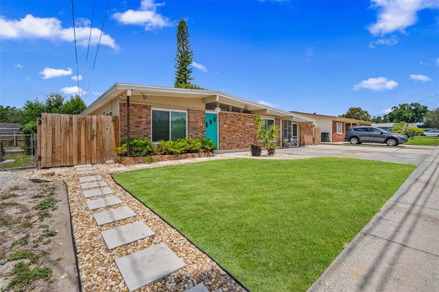 6010 N GUNLOCK AVENUE, Tampa, FL 33614