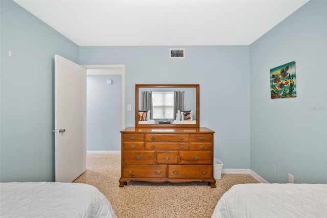 6010 N GUNLOCK AVENUE, Tampa, FL 33614