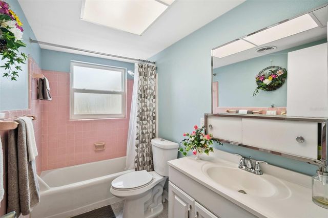 6010 N GUNLOCK AVENUE, Tampa, FL 33614