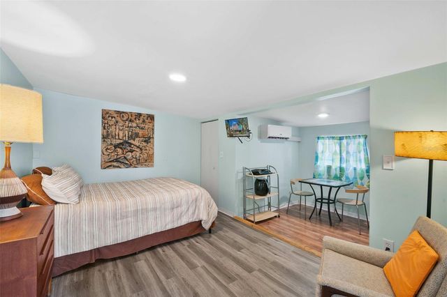 6010 N GUNLOCK AVENUE, Tampa, FL 33614