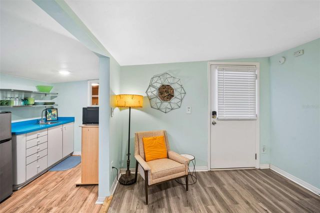 6010 N GUNLOCK AVENUE, Tampa, FL 33614