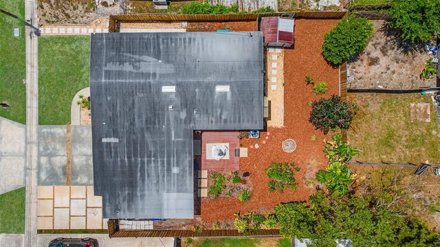 6010 N GUNLOCK AVENUE, Tampa, FL 33614