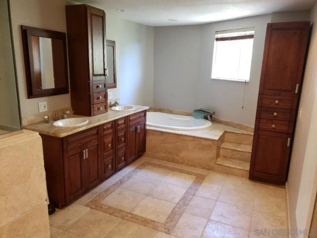 2415 La France St., San Diego, CA 92109