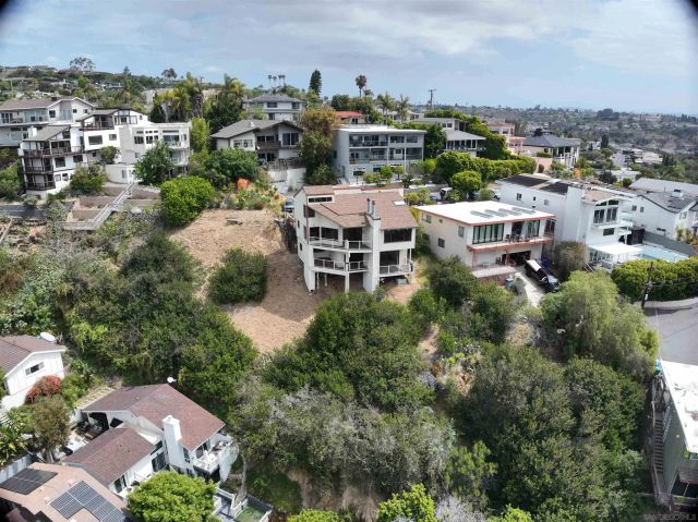 2415 La France St., San Diego, CA 92109