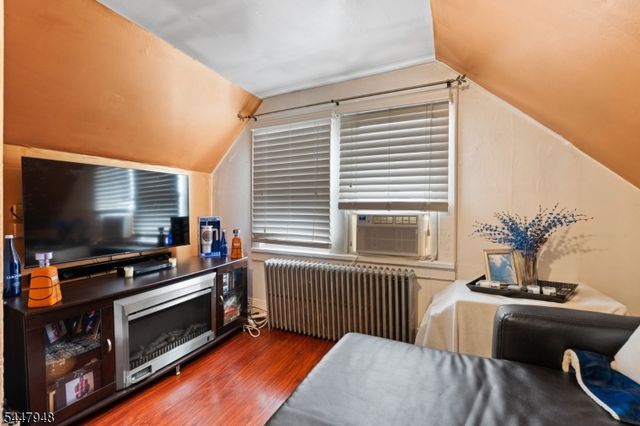 1522 Bower St, Linden City, NJ 07036