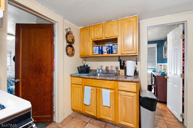 1522 Bower St, Linden City, NJ 07036