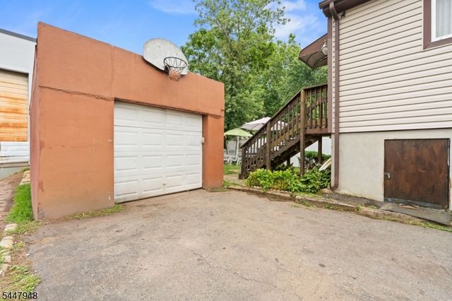 1522 Bower St, Linden City, NJ 07036