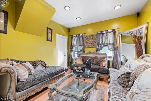 1522 Bower St, Linden City, NJ 07036
