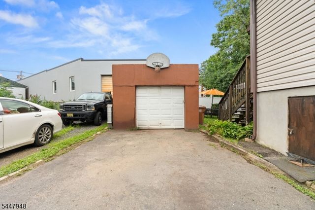1522 Bower St, Linden City, NJ 07036