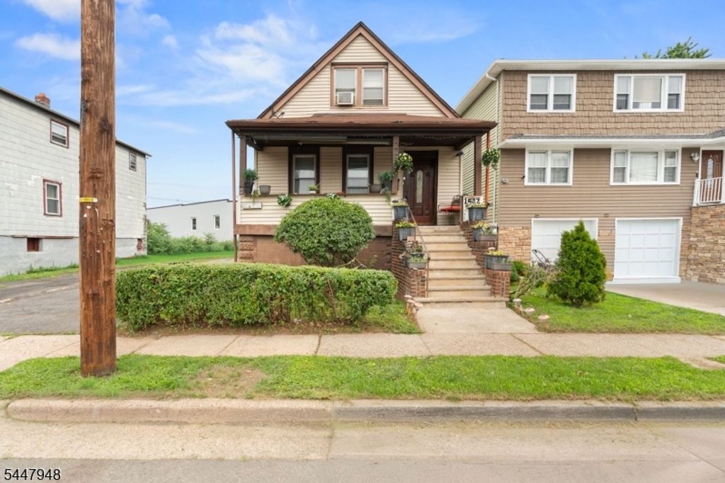 1522 Bower St, Linden City, NJ 07036