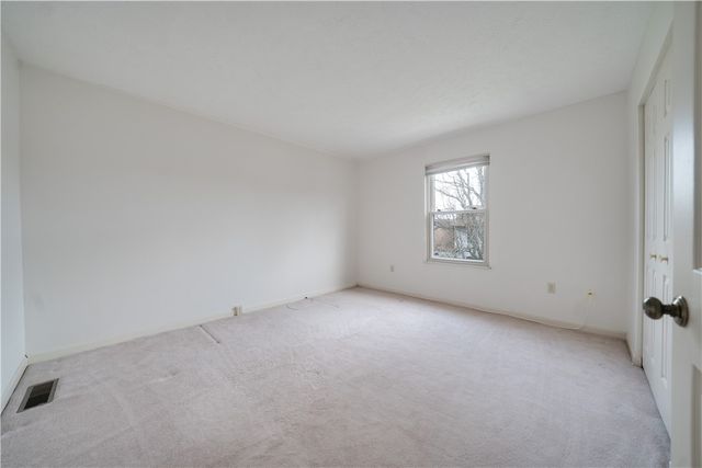 1117 Old Farm Rd, Cecil, PA 15055