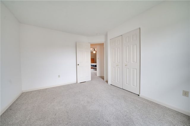 1117 Old Farm Rd, Cecil, PA 15055