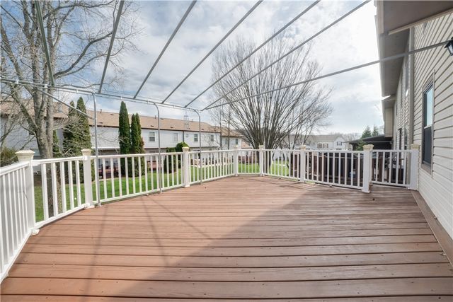 1117 Old Farm Rd, Cecil, PA 15055