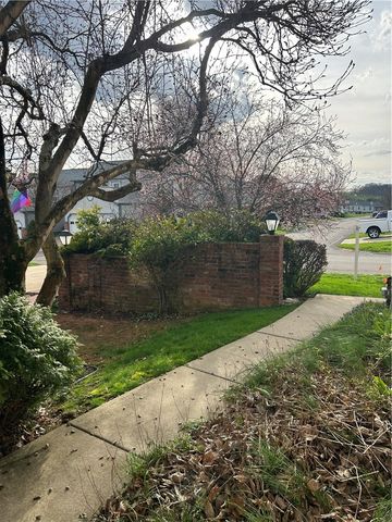 1117 Old Farm Rd, Cecil, PA 15055