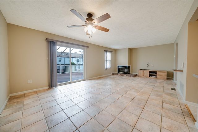 1117 Old Farm Rd, Cecil, PA 15055