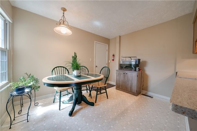 1117 Old Farm Rd, Cecil, PA 15055