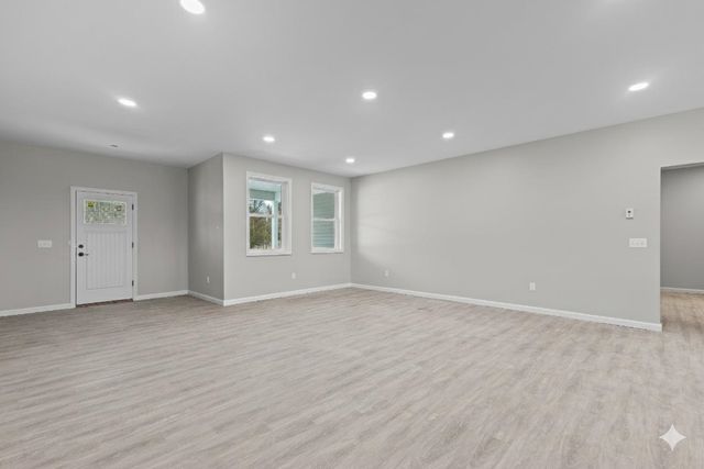 52 East Olive Street, Grand Isle, VT 05458