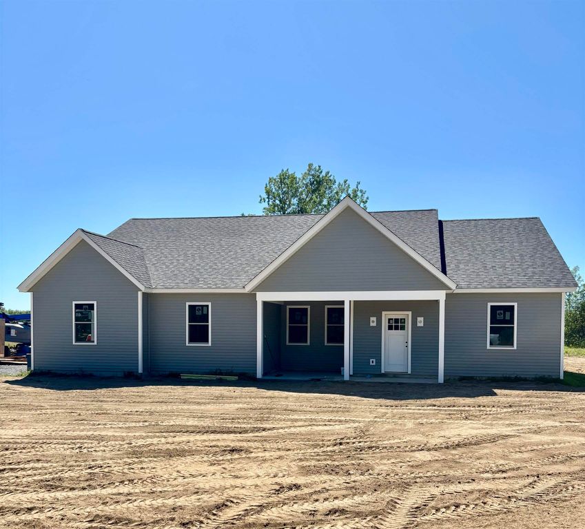 52 East Olive Street, Grand Isle, VT 05458