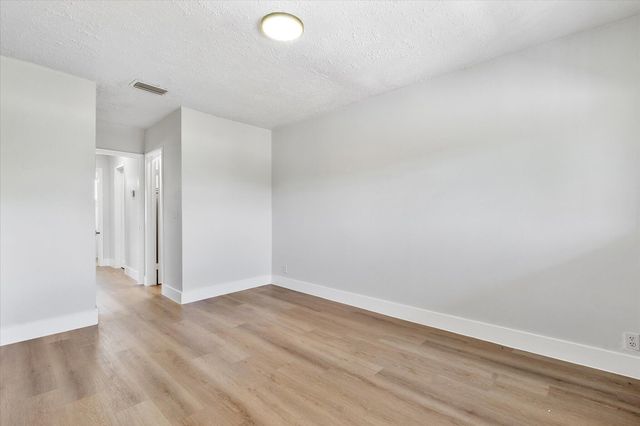 720 NE 7th Street 8, Hallandale Beach, FL 33009