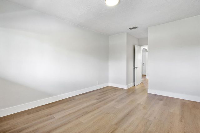 720 NE 7th Street 8, Hallandale Beach, FL 33009