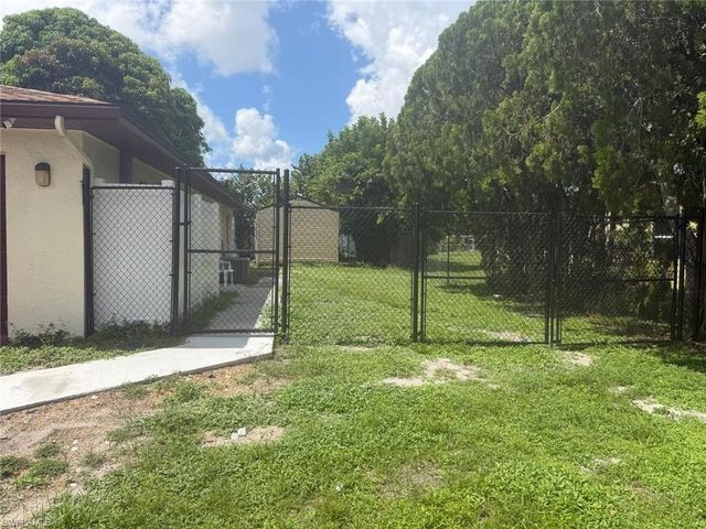 214 Daleview AVE, Lehigh Acres, FL 33936