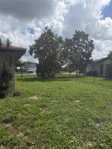 214 Daleview AVE, Lehigh Acres, FL 33936