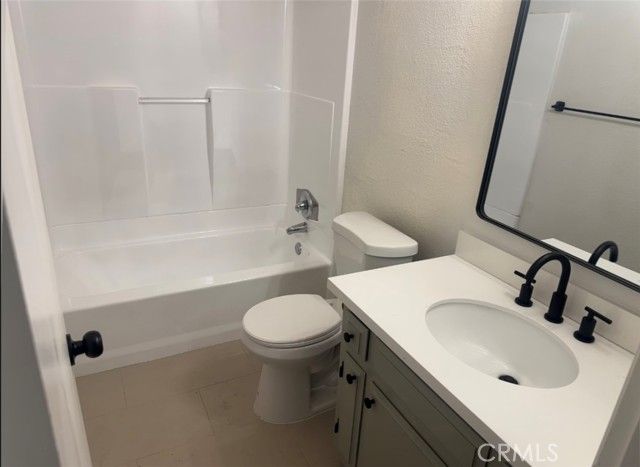 21006 Pine Ridge Avenue, Apple Valley, CA 92307