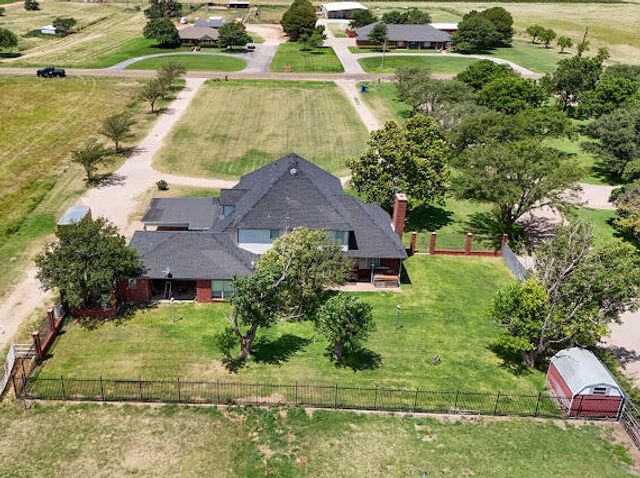 7602 County Rd 3300, Idalou, TX 79329