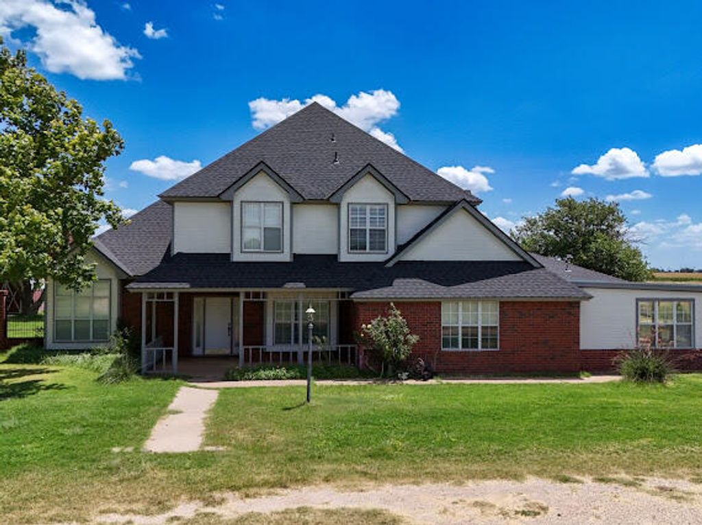 7602 County Rd 3300, Idalou, TX 79329