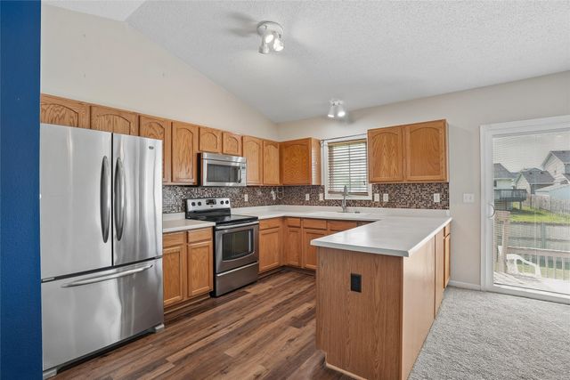 2627 Bent Ridge Court, Des Moines, IA 50320
