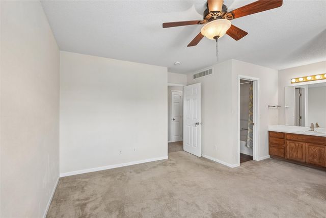 2627 Bent Ridge Court, Des Moines, IA 50320
