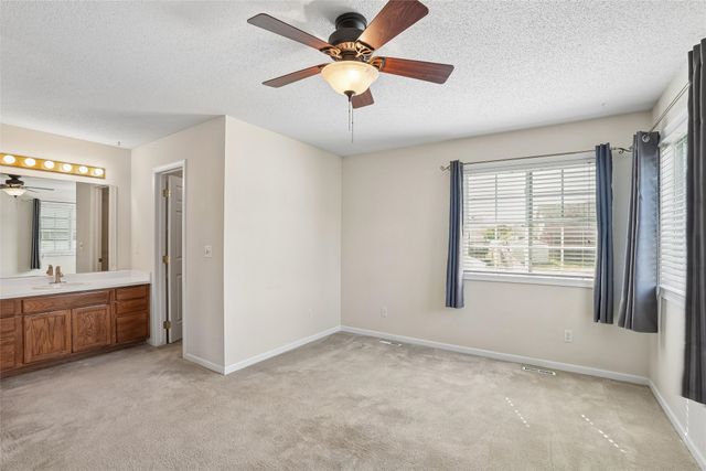 2627 Bent Ridge Court, Des Moines, IA 50320
