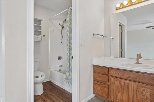 2627 Bent Ridge Court, Des Moines, IA 50320