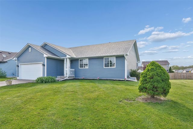 2627 Bent Ridge Court, Des Moines, IA 50320