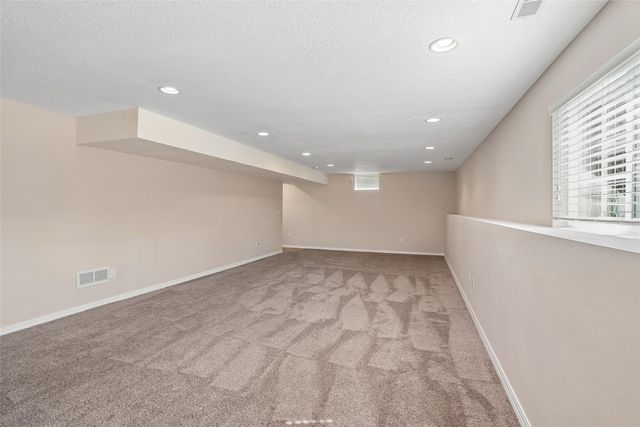 2627 Bent Ridge Court, Des Moines, IA 50320