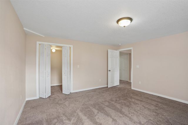 2627 Bent Ridge Court, Des Moines, IA 50320