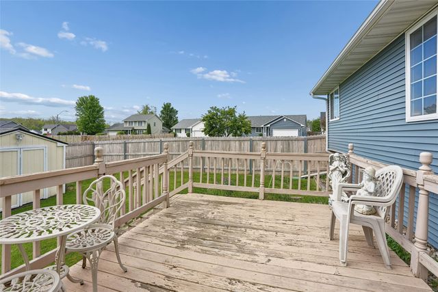 2627 Bent Ridge Court, Des Moines, IA 50320
