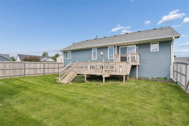 2627 Bent Ridge Court, Des Moines, IA 50320