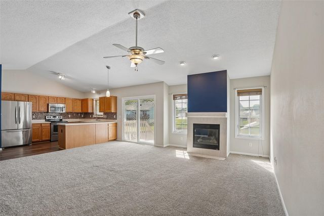 2627 Bent Ridge Court, Des Moines, IA 50320