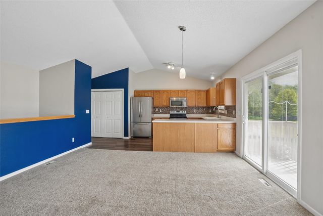 2627 Bent Ridge Court, Des Moines, IA 50320