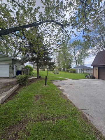 1891 W Moore Road, Spaulding Twp, MI 48601