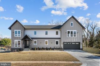 2855 OAK KNOLL DR, Falls Church, VA 22042