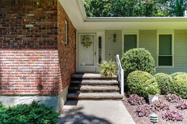 39 Lotowana Lane, Stony Brook, NY 11790