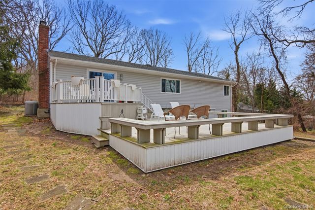 39 Lotowana Lane, Stony Brook, NY 11790